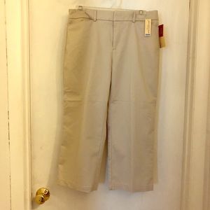 Woman’s Dockers Capri pants size 10
